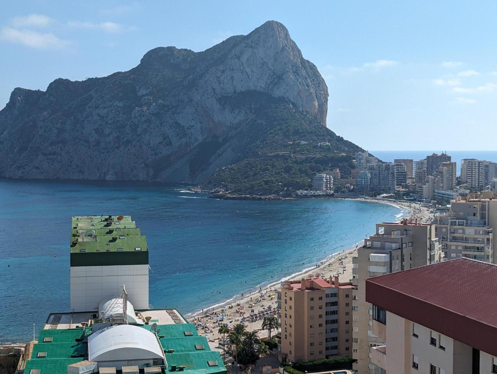 100 M From Fossa Beach In Calp Exterior foto