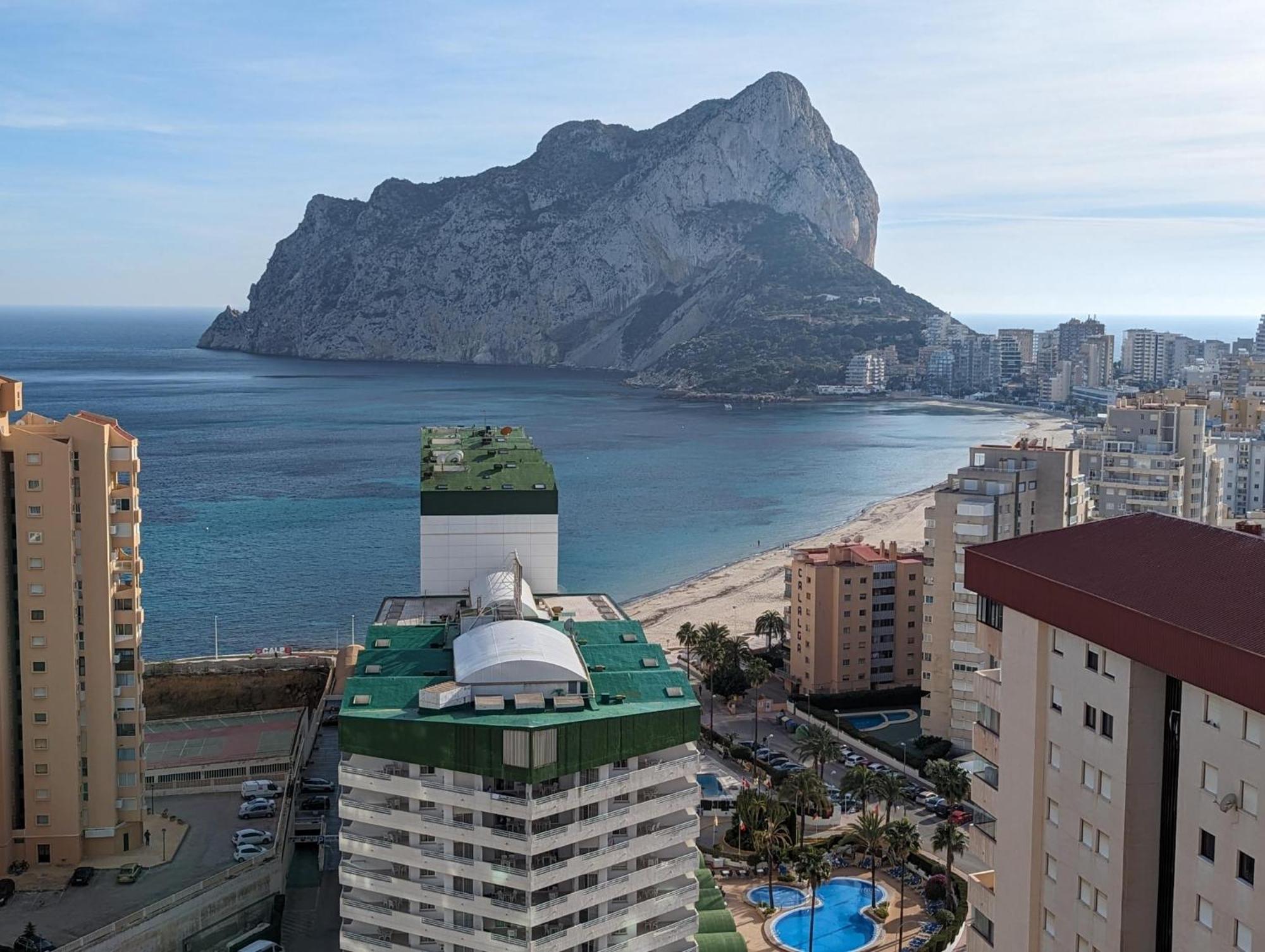 100 M From Fossa Beach In Calp Exterior foto