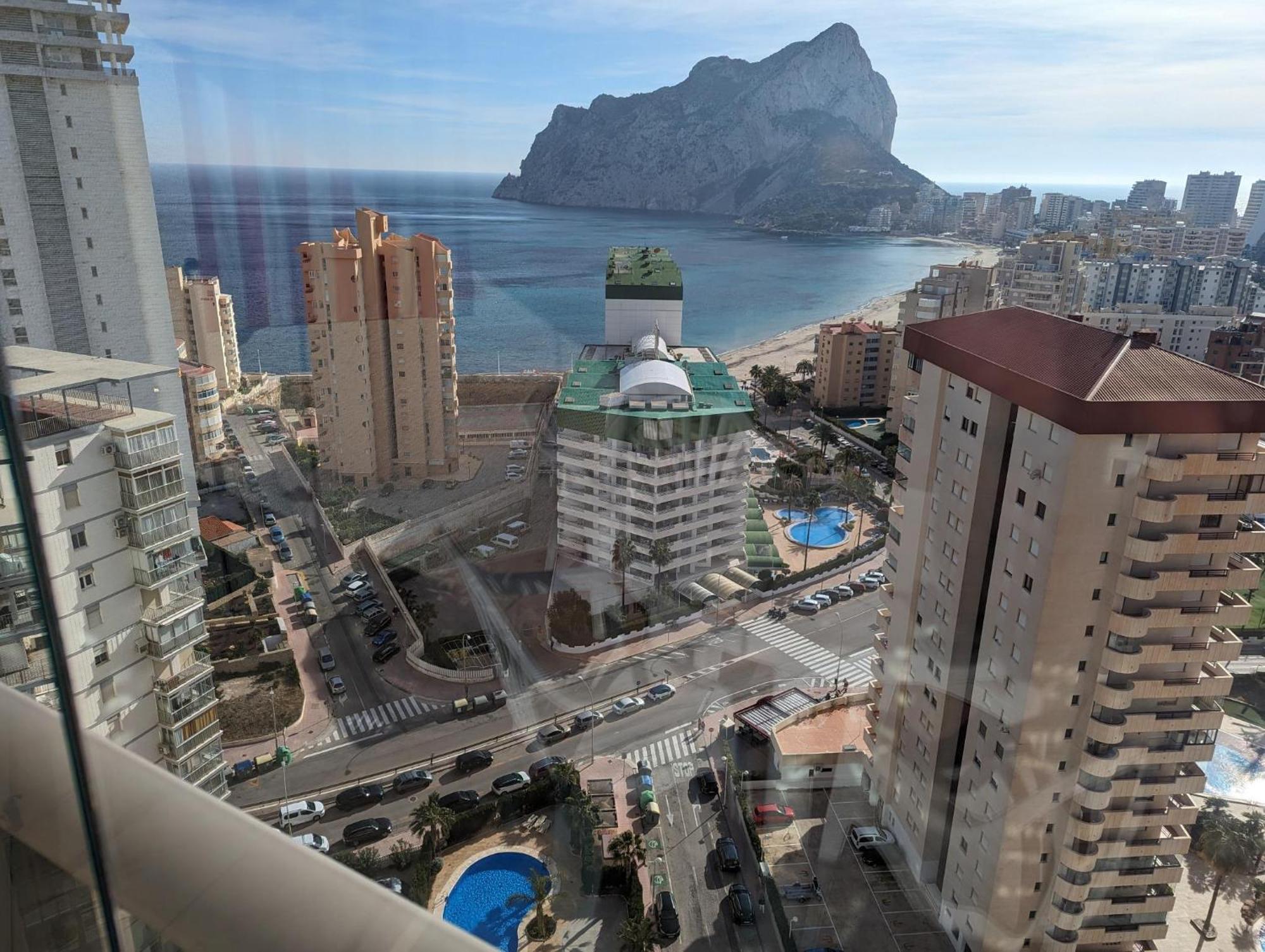 100 M From Fossa Beach In Calp Exterior foto